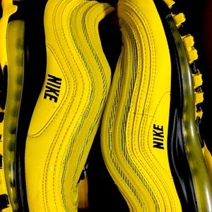Nike Kids Sneakers in Yellow and Black